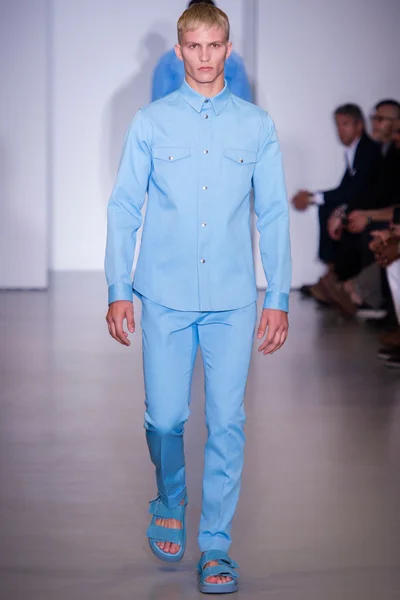 Look 8